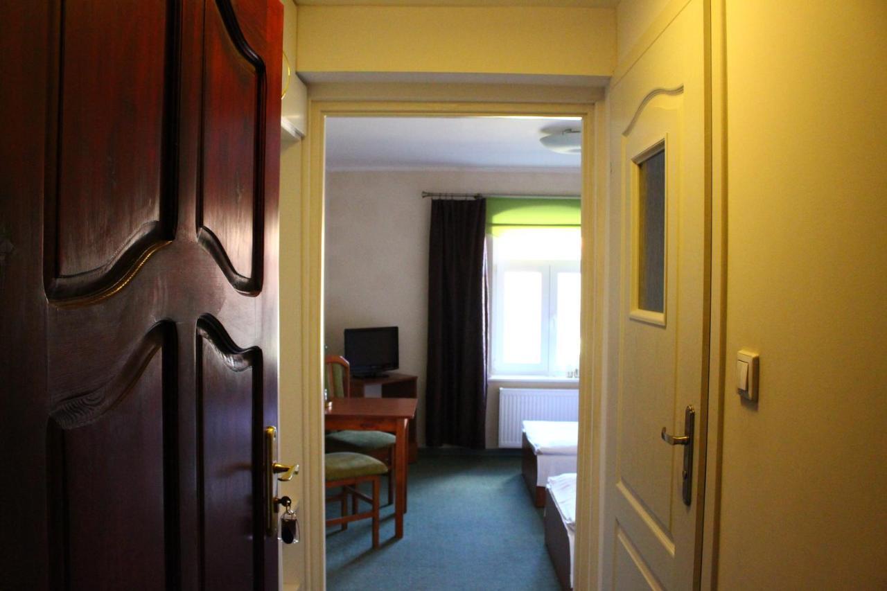 Karczma Rycerska Lebork Apartment Exterior foto